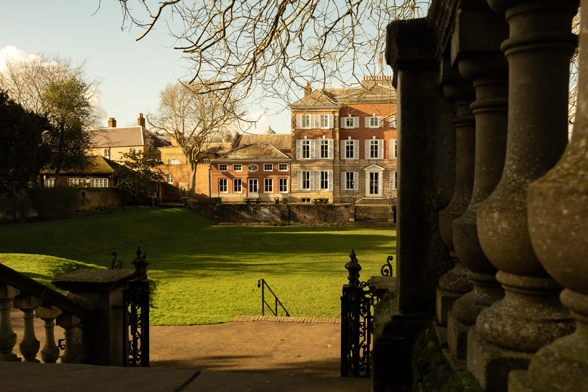 The beautiful York House Gardens, ideal location for romantic photoshoots